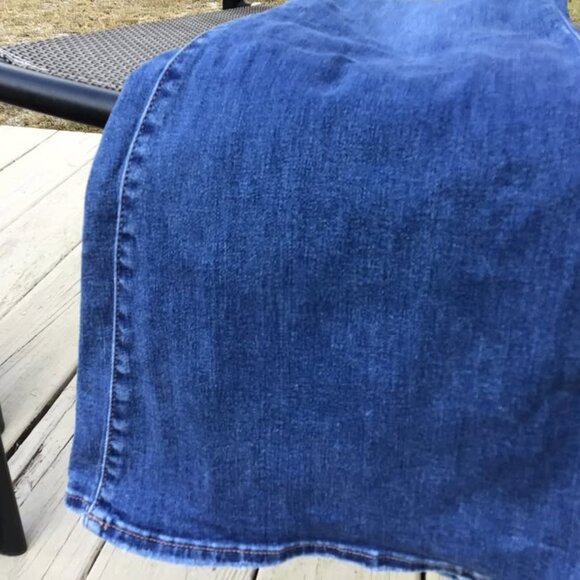 AMERICAN EAGLE Bell Bottom Jeans - Picture 4 of 4